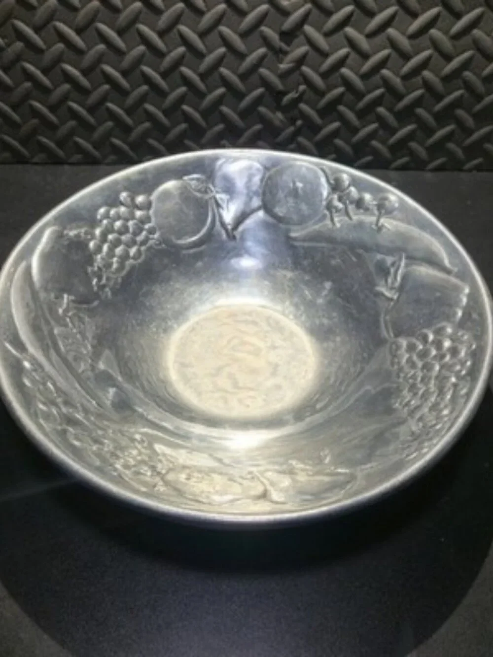 Vintage Wilton Armetale Round Fruit Vegetable Salad Bowl 12.75